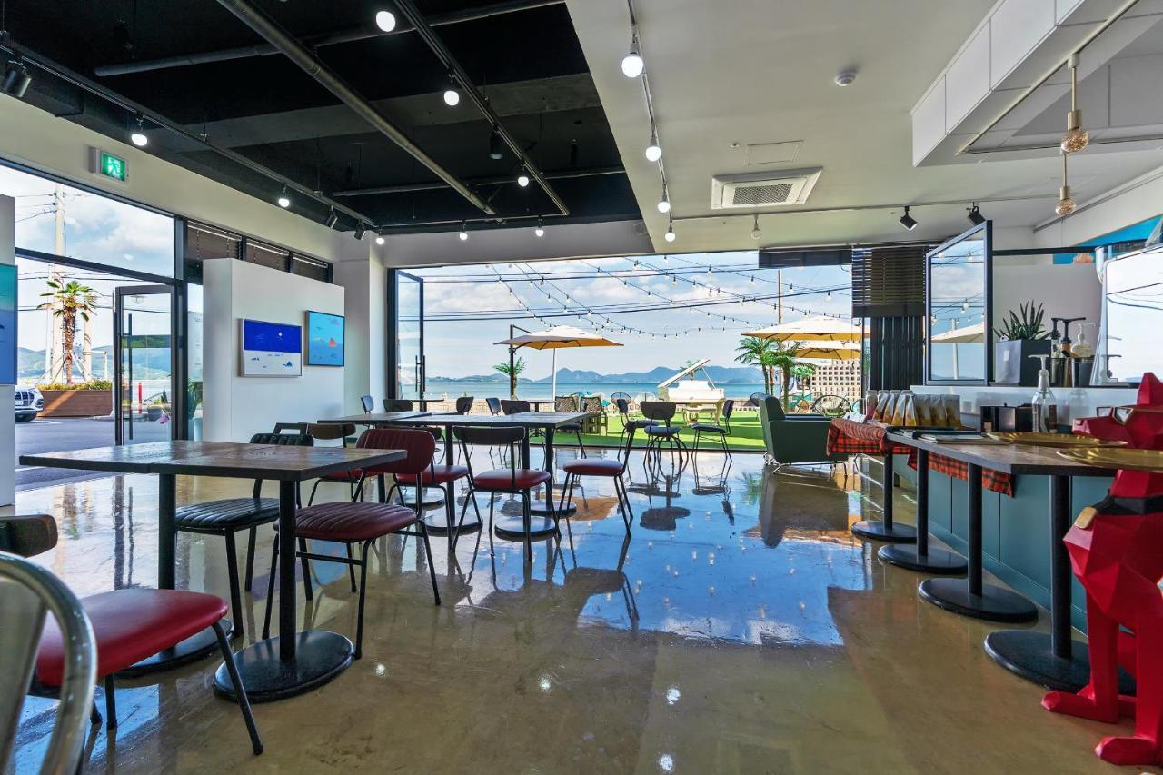 Gold Beach Resort Yeosu Exteriör bild