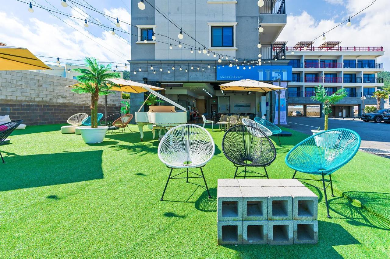 Gold Beach Resort Yeosu Exteriör bild