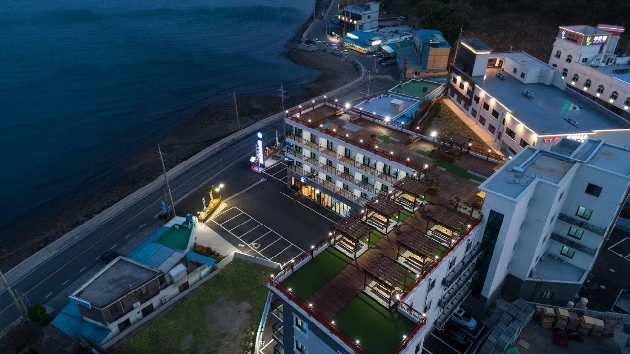 Gold Beach Resort Yeosu Exteriör bild