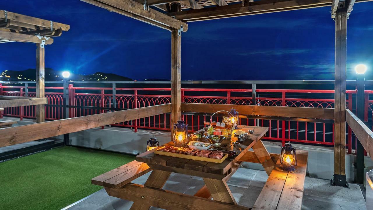 Gold Beach Resort Yeosu Exteriör bild